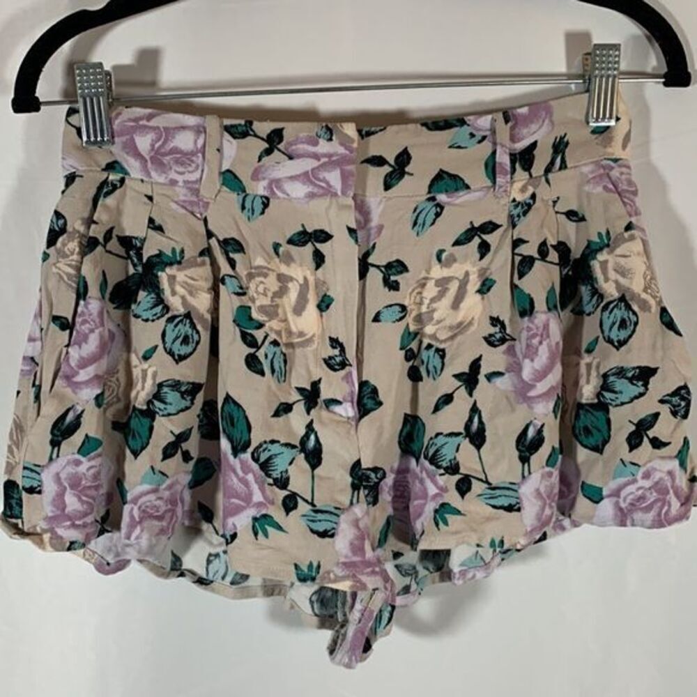 Talula Aritzia Beige & Pink Floral Shorts